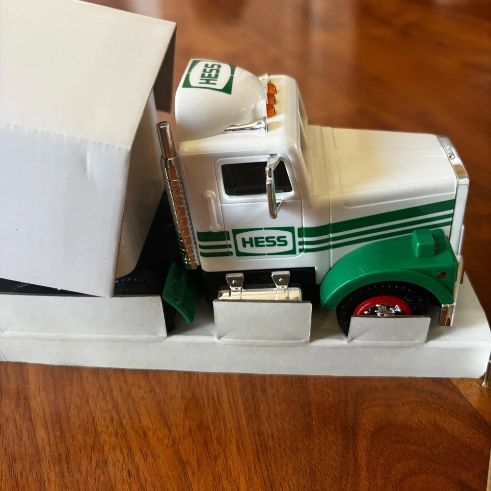 1991 Hess Toy Truck‎ and Racer Vintage Collectible with Box Tested Works White